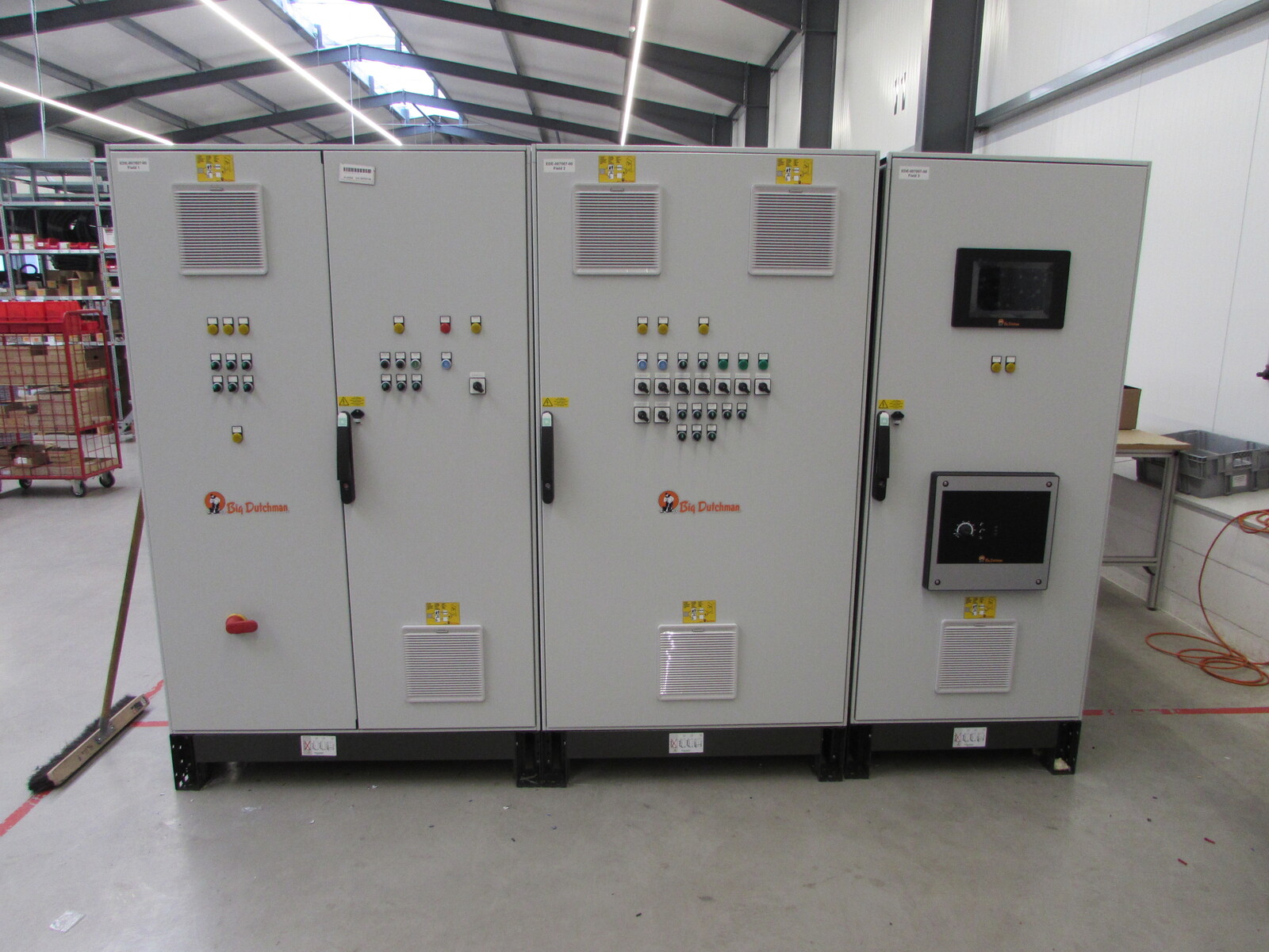 Control cabinet & Egg Land - Primus